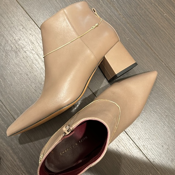 Charles & Keith Boots with attachable chains - Picture 7 of 7